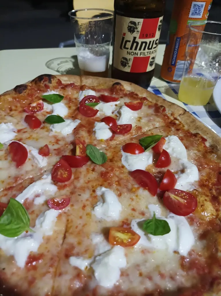 Pizzeria da fabrizio_Samugheo_slider_image_2