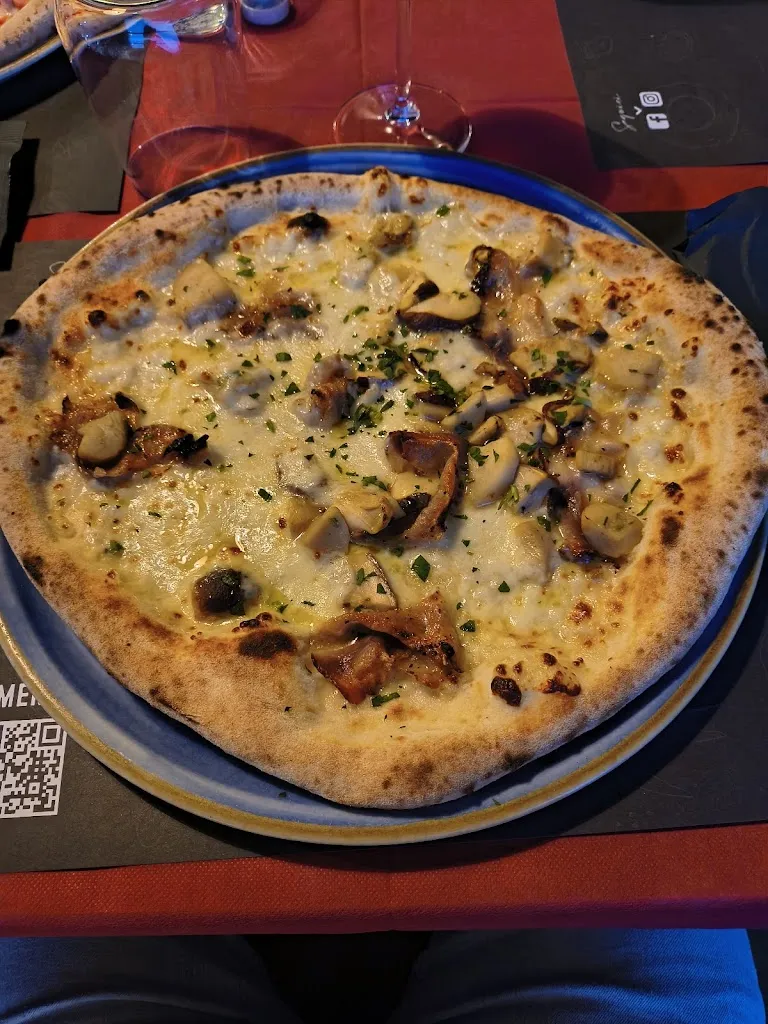 Stefano_Pizzeria Mia_San Gavino Monreale_review