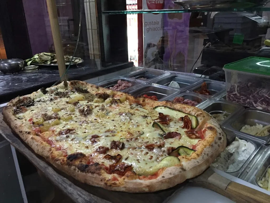 Pizzeria L'Officina Pizza e Sfizi_San Gavino Monreale_slider_image_2