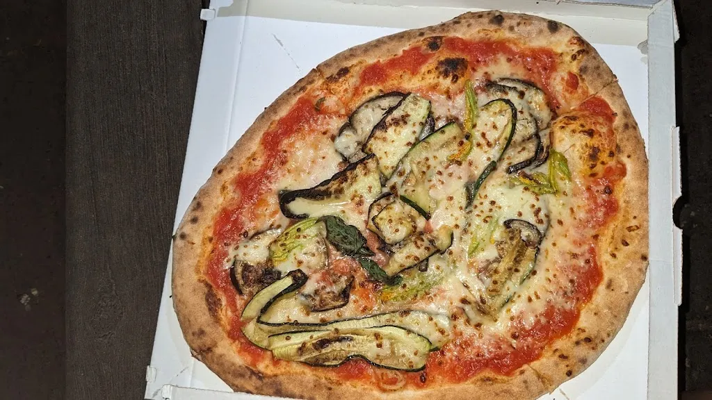 Pizzeria L'Officina Pizza e Sfizi_San Gavino Monreale_slider_image_3