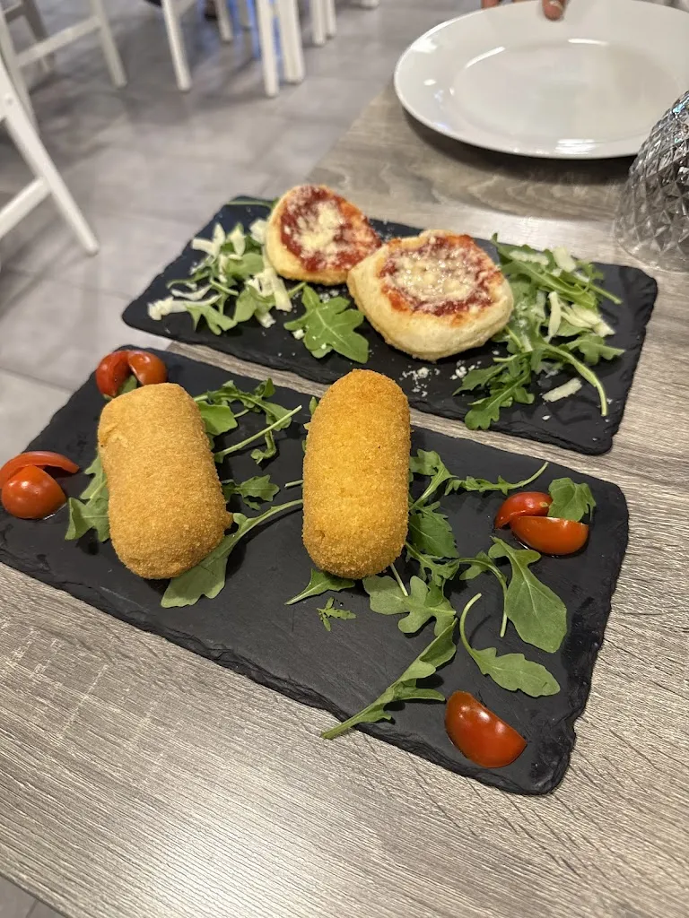 Ank M_Pizzeria La Roccia Porto Torres_Porto Torres_review