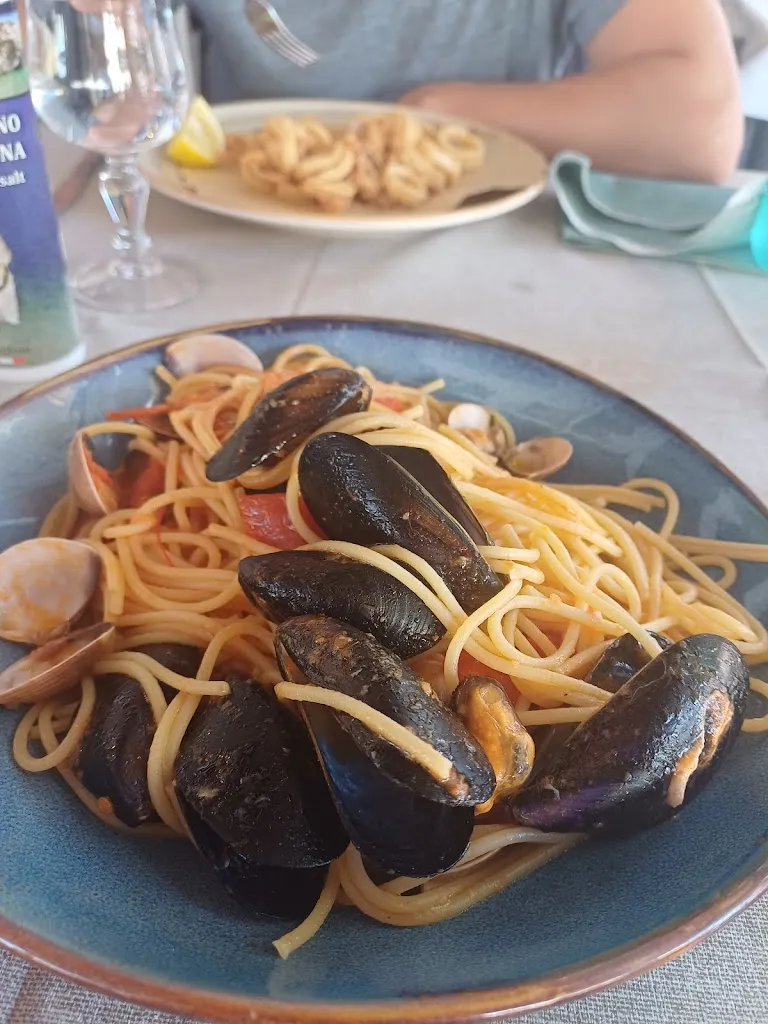 Eva Juhasz-Dankos_Pizzeria Piazza Garibaldi_Porto Torres_recensione