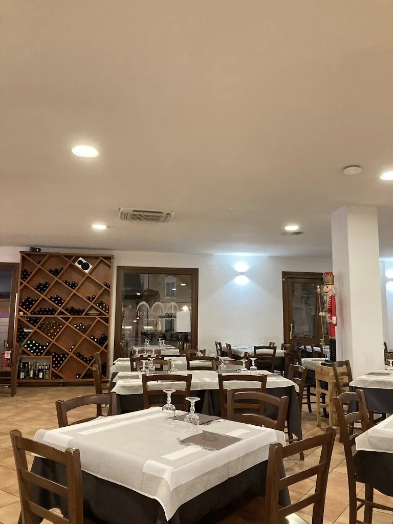 Dan R. Deneyer_Pizzeria Piazza Garibaldi_Porto Torres_recensione
