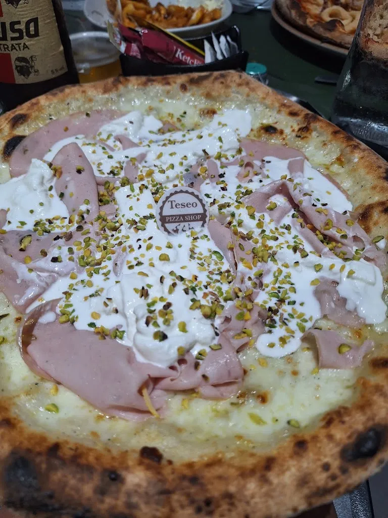 Elisabet Cortés_Pizzeria Teseo_Porto Torres_review