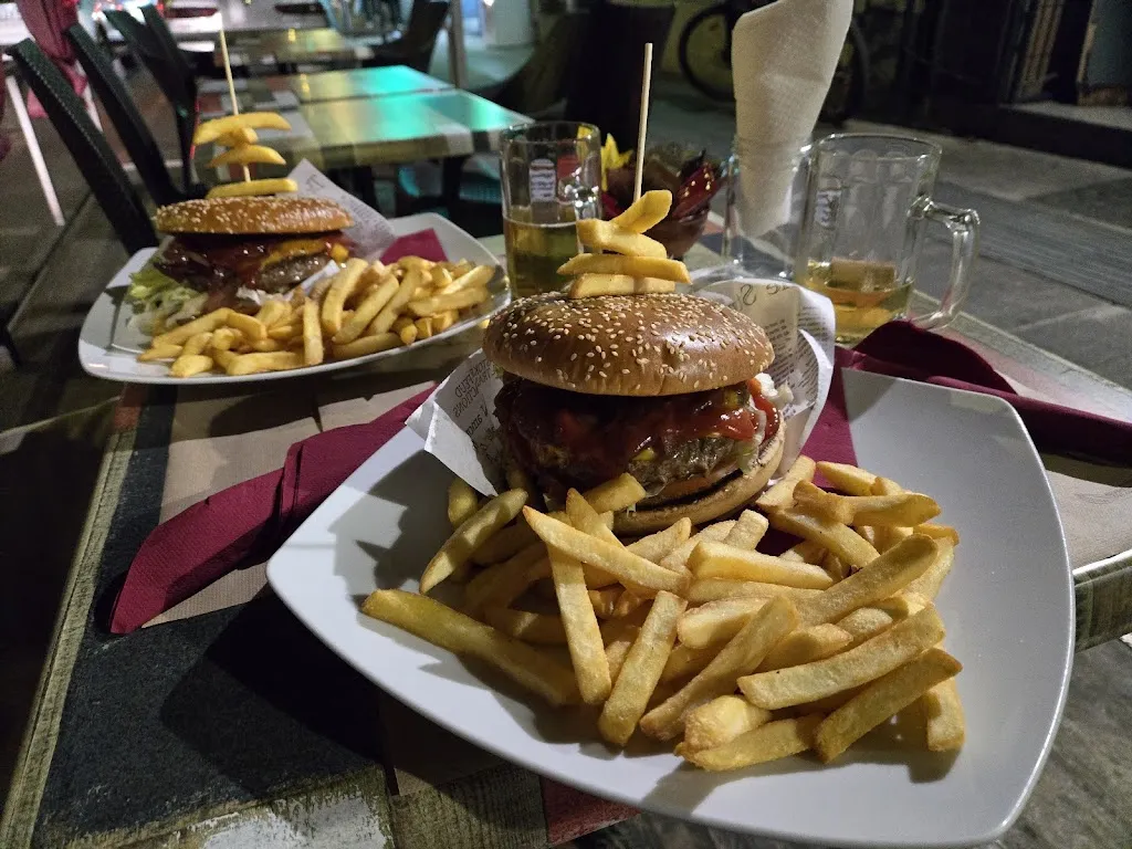 Ricky Lowe_Lion Pub_Porto Torres_avis