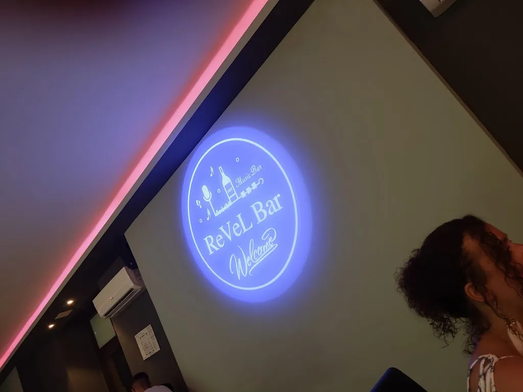 Darrel Rea_Revel Bar_Porto Torres_review