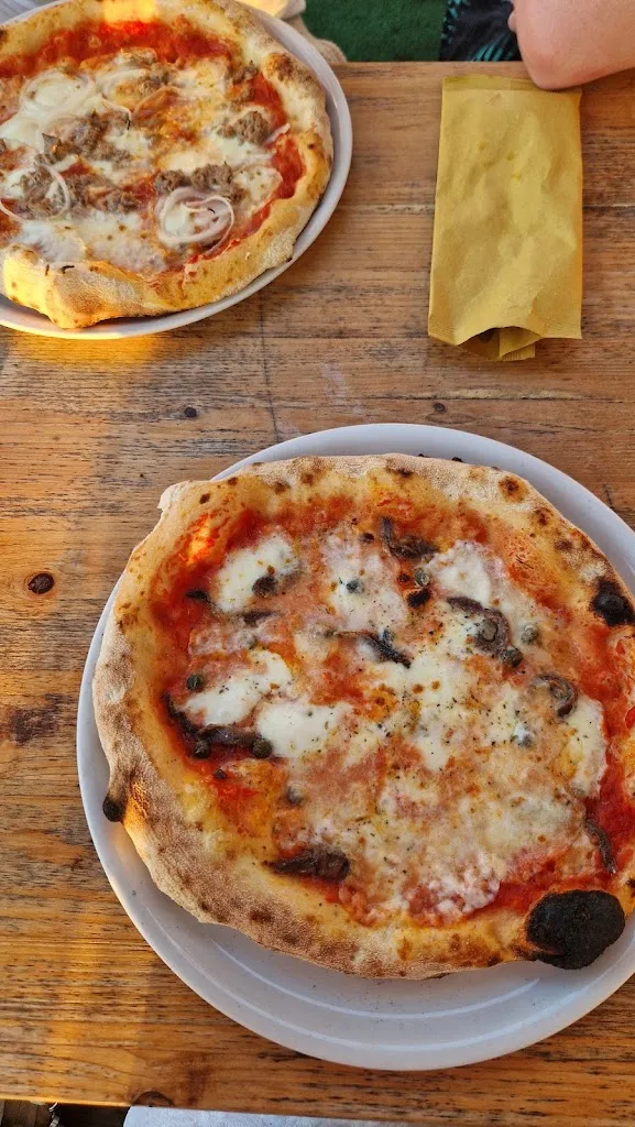 Taya Moré_Pizzeria La Stella_Porto Torres_review