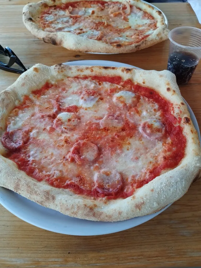 Iliyan Asenov_Pizzeria La Stella_Porto Torres_review