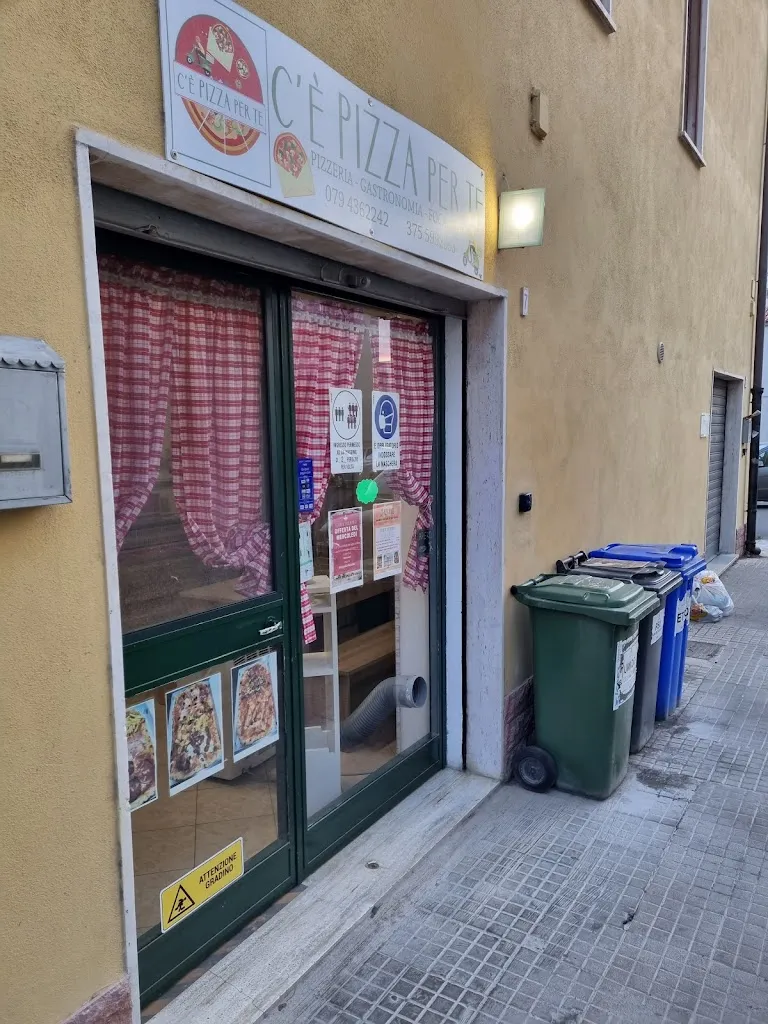 Pizzeria C'è Pizza Per Te_Porto Torres_slider_image_1