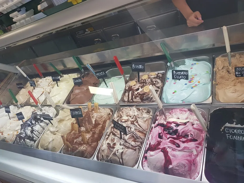 Milan Jirout_Bar gelateria il Golfo_Porto Torres_review