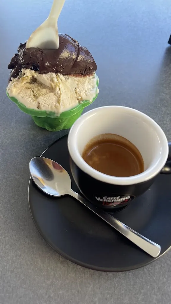 Ivana Divácká_La Cialda Gelateria_Porto Torres_recensione