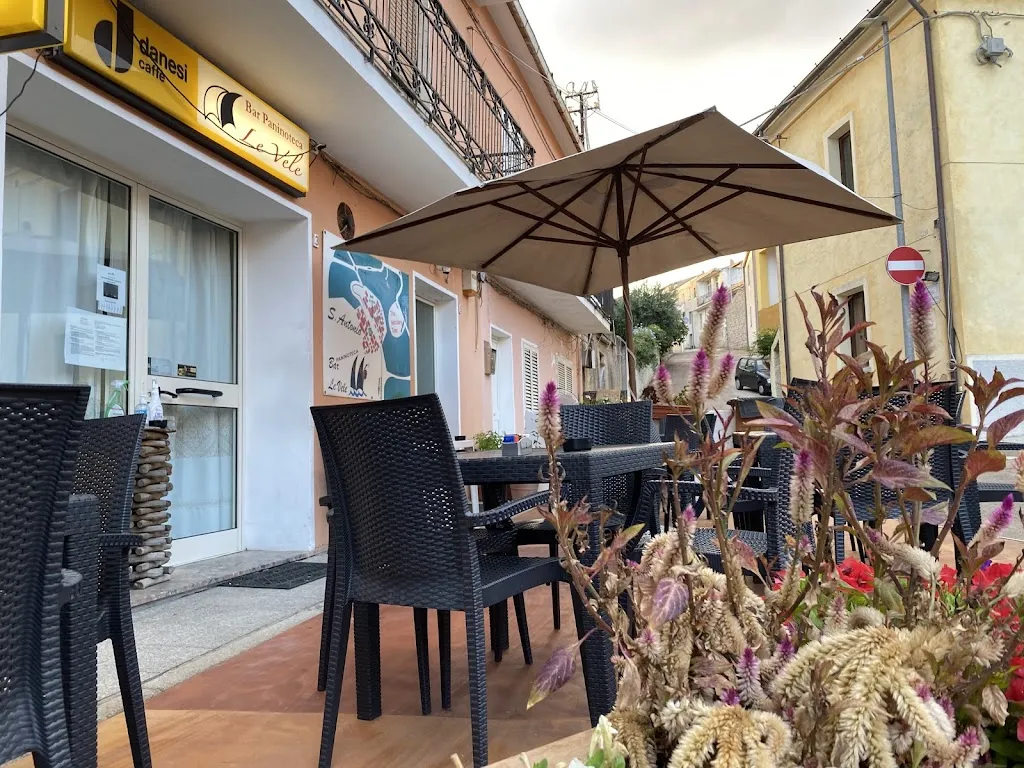 Bar Paninoteca Le Vele restaurant in Sant'Antonio di Gallura