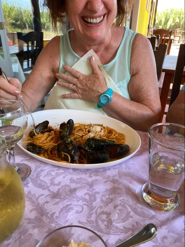 hilary dundas_Trattoria Pizzeria Bar Fedalì_Santa Giusta_review