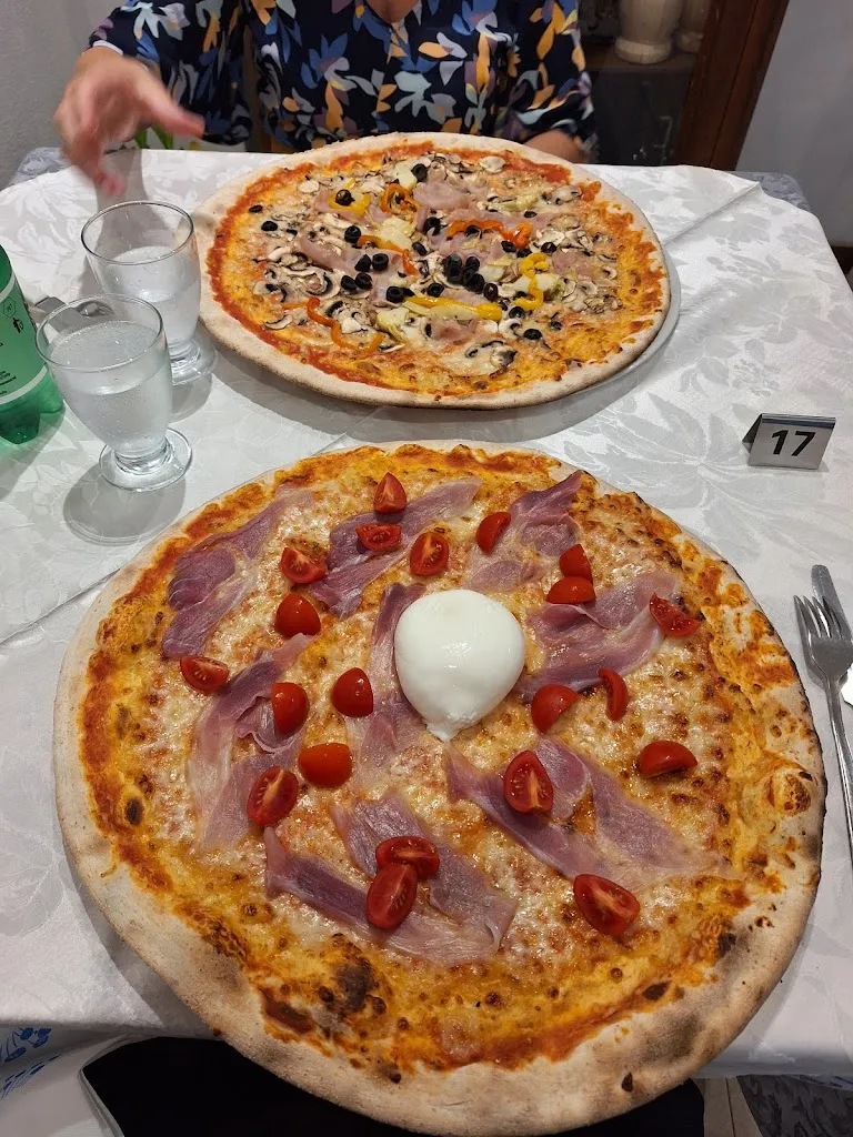 Pizzeria Zia Berta_Santa Giusta_slider_image_3