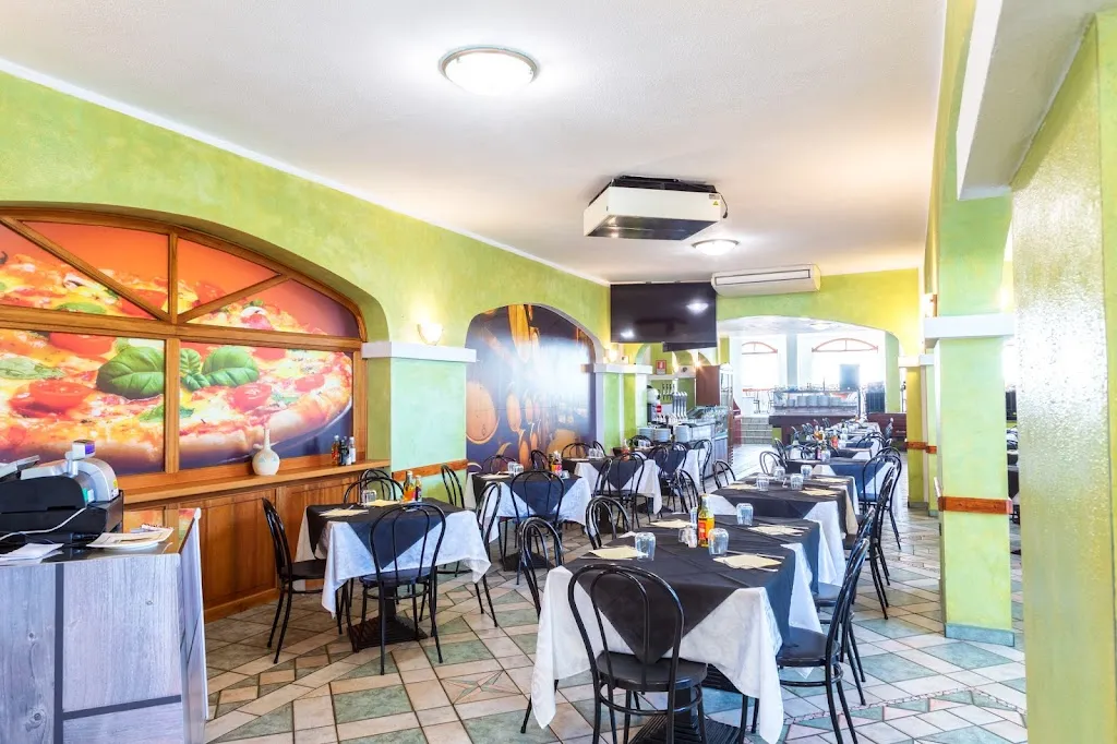 Ristorante Pizzeria Lorenzo_Santa Giusta_slider_image_1