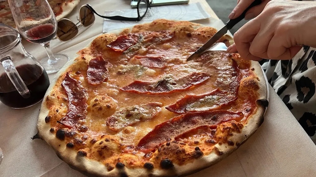 Xanne Paulissen_Bar Pizzeria Grillo di Poddi Federica_Santa Giusta_recensione