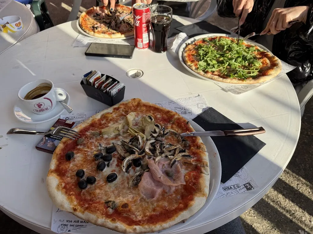 Bar Pizzeria Grillo di Poddi Federica_Santa Giusta_slider_image_2