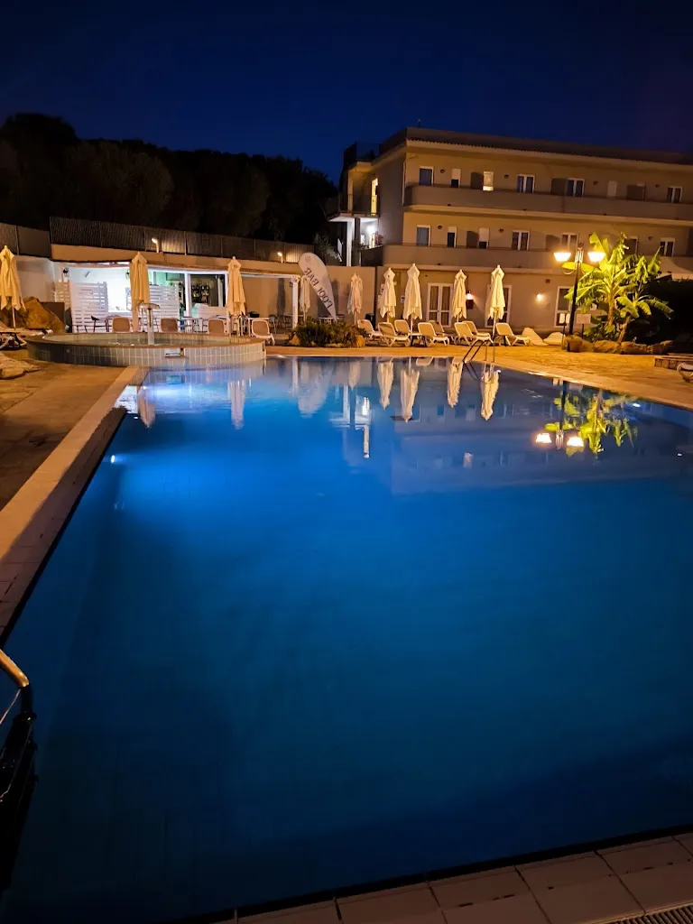 Andrzej Maziarz_Lu' Hotel Porto Pino_Sant'Anna Arresi_review