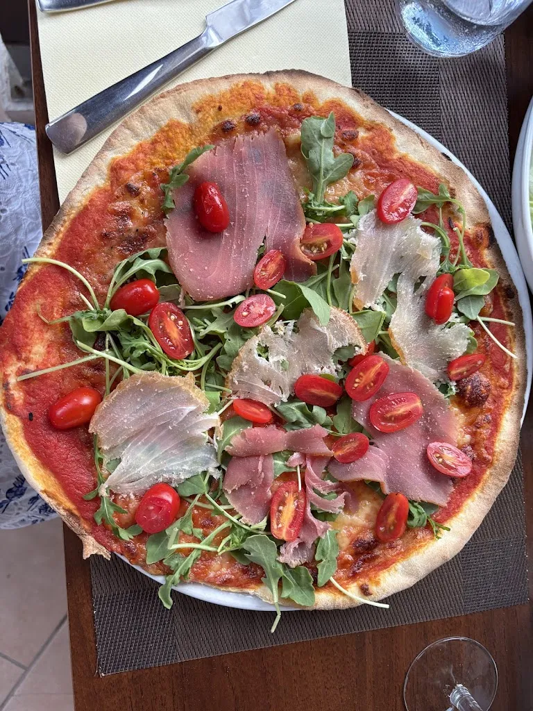 La Medusa, Ristorante, Pizzeria, Affittacamere_Sant'Anna Arresi_slider_image_3