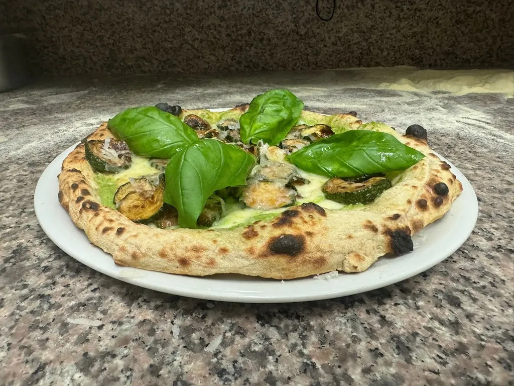Feola Massimiliano | Premiata Pizzeria Napoletana_Ginosa_slider_image_3