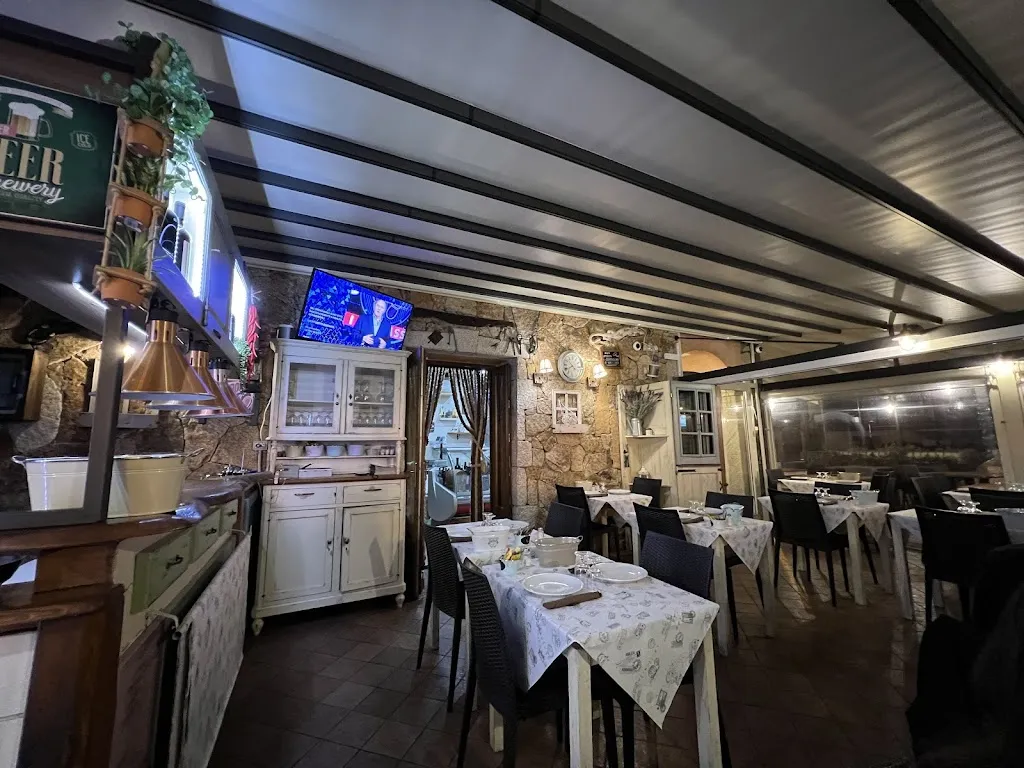 Lo Sfizio Griglieria Gastronomia Ristorante_San Teodoro_slider_image_1