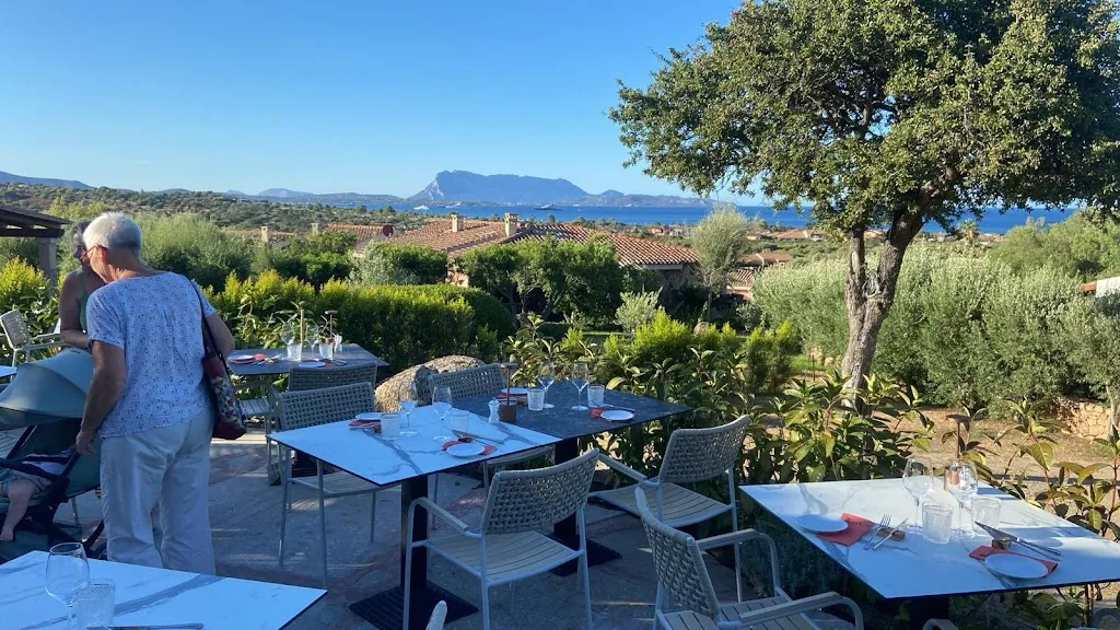 RISTORANTE MARES_San Teodoro_slider_image_1