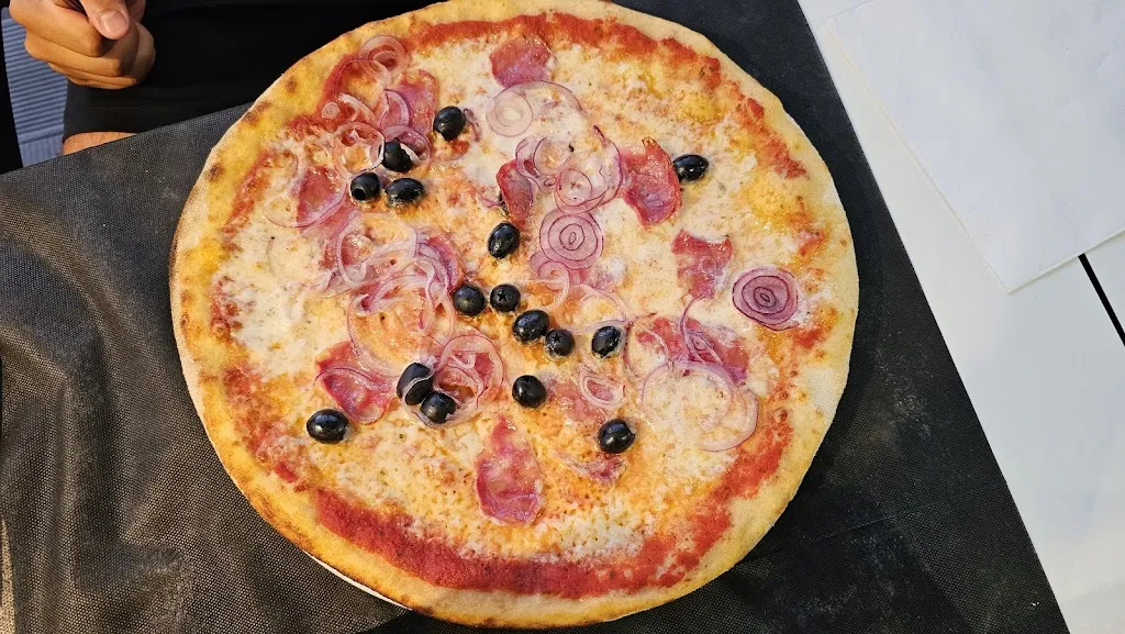 Iris Ristorante Pizzeria_San Teodoro_slider_image_3