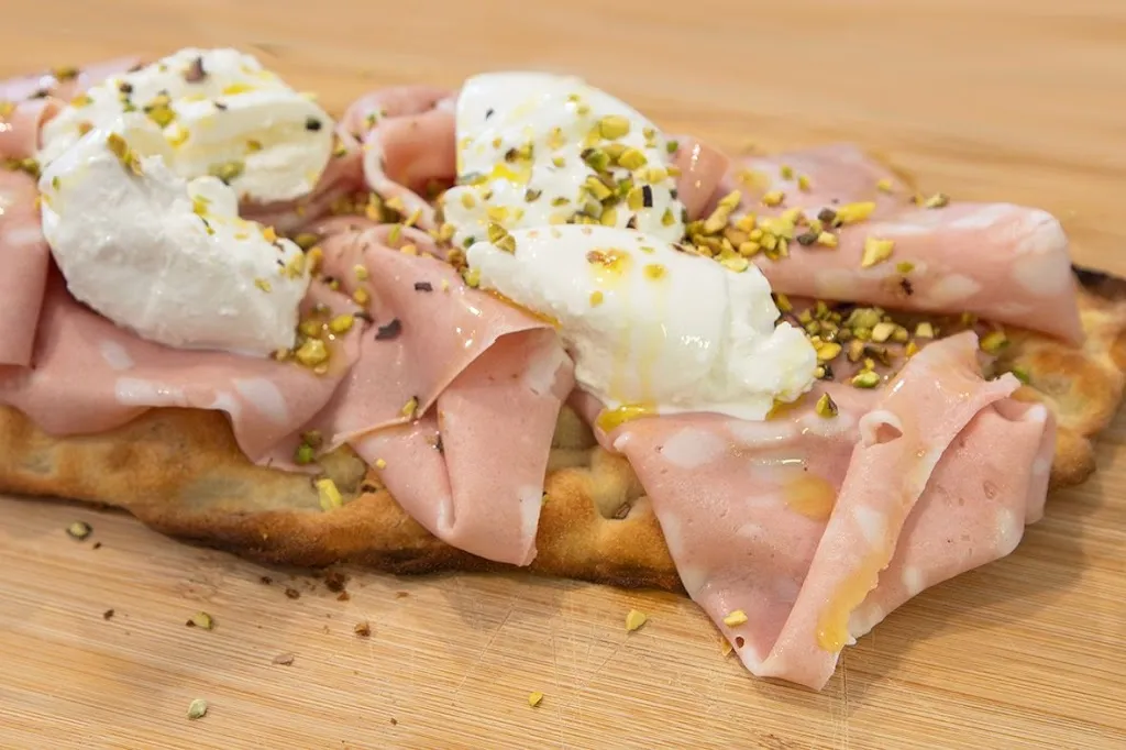 Pinsa Roma - Pinseria Sky Beach_San Teodoro_slider_image_2