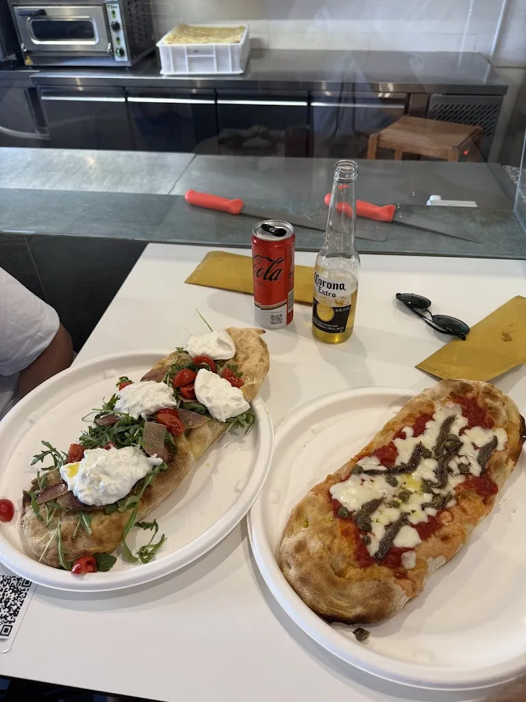 Pinsa Roma - Pinseria Sky Beach_San Teodoro_slider_image_3