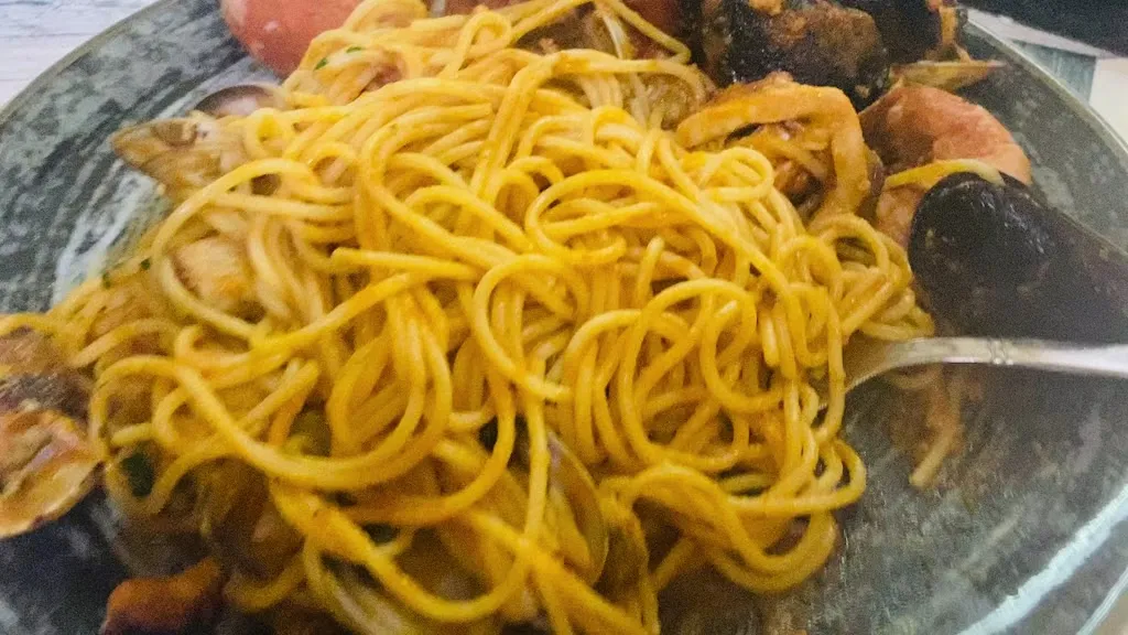 m 'n m vineria & spaghetteria_Santa Teresa Gallura_slider_image_2