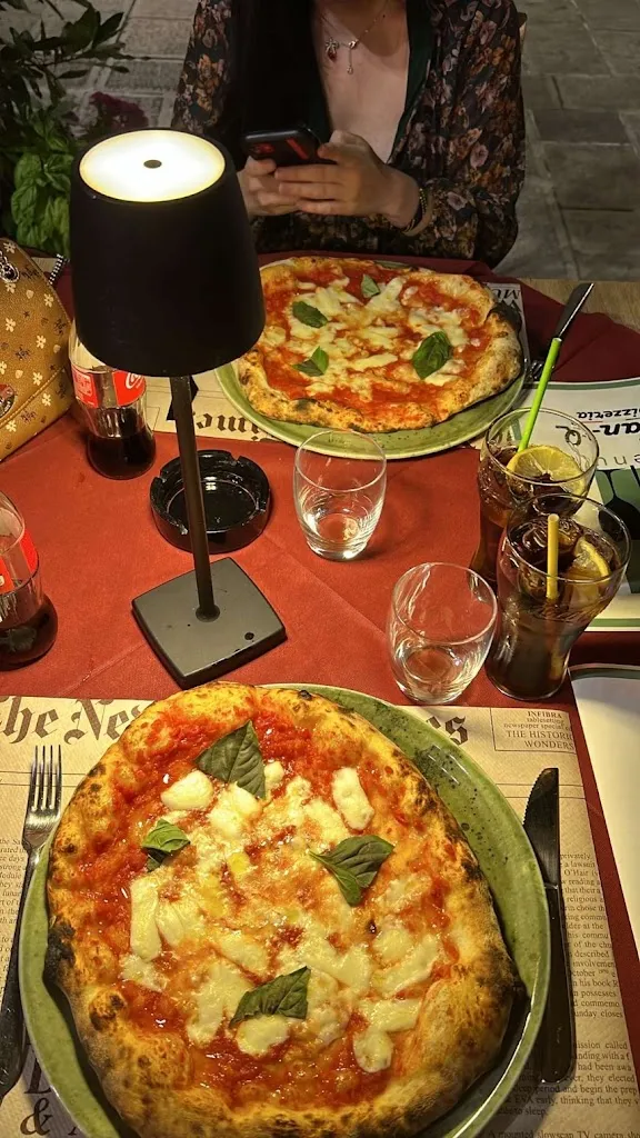 Emi_Fan-Q Pizzeria_Ginosa_review