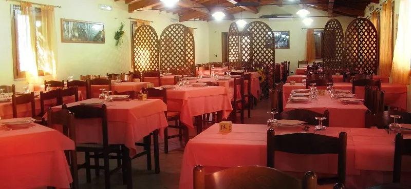 Trattoria Is Zuddas_Santadi_slider_image_1