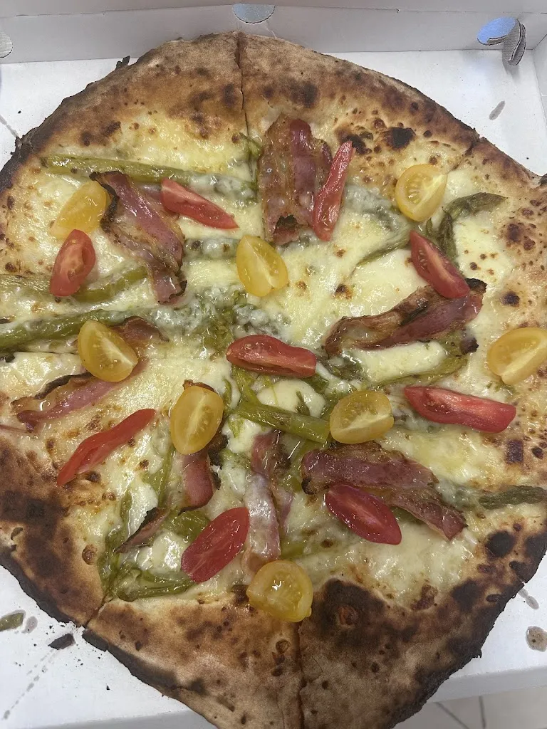 Pizzeria maurreddina_Santadi_slider_image_2