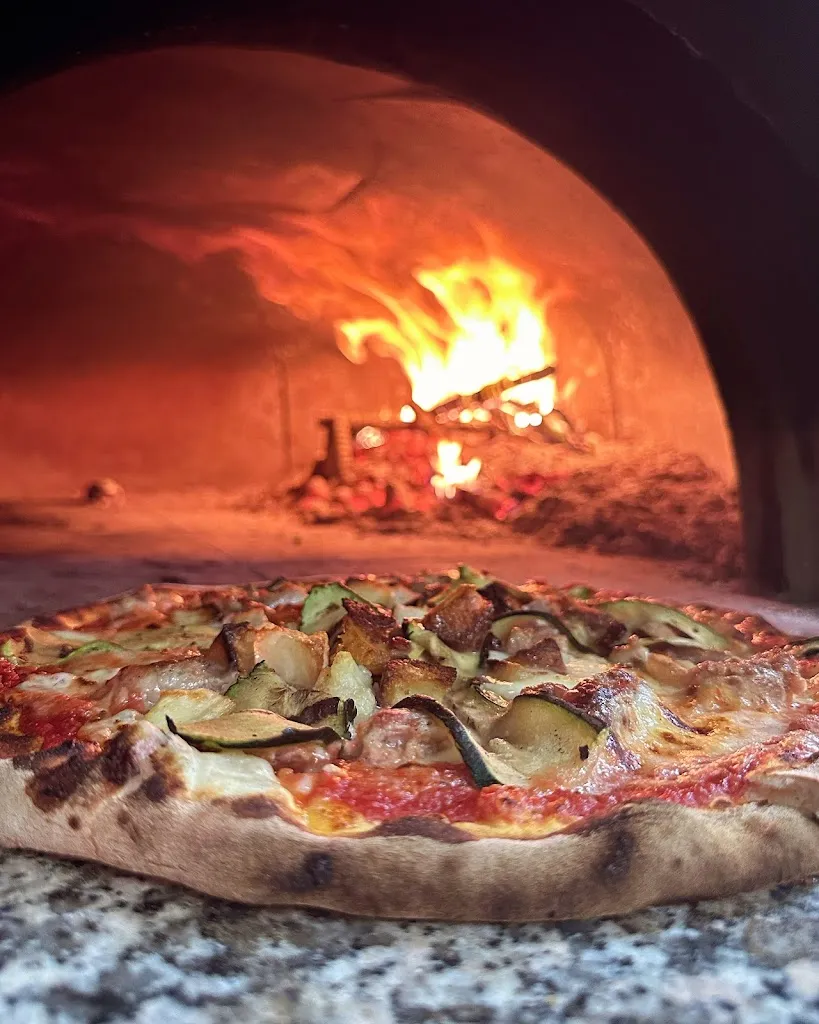 Pizzeria maurreddina_Santadi_slider_image_3