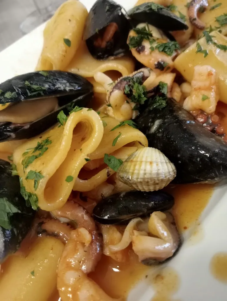 Serena Tortoriello_L'Angolo Dei Desideri_Ginosa_recensione