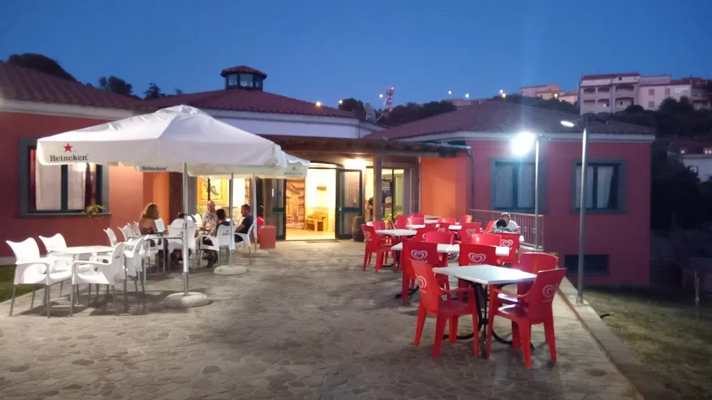 Trinity Saloon di Tore Piras restaurant in Scano di Montiferro