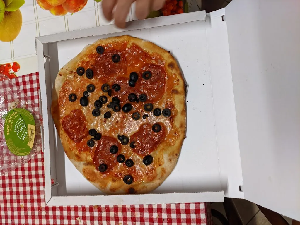 Eric Rosenthal_Pizzeria Big Crunch_Scano di Montiferro_review