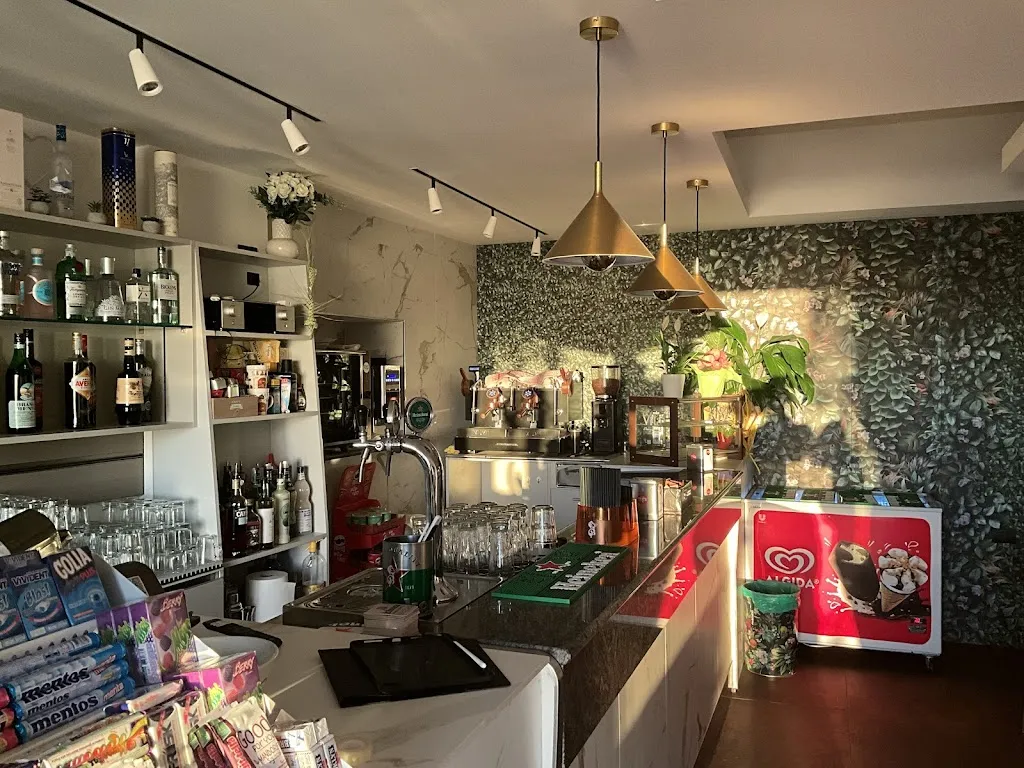 Bon Ton Cafe restaurant in Scano di Montiferro