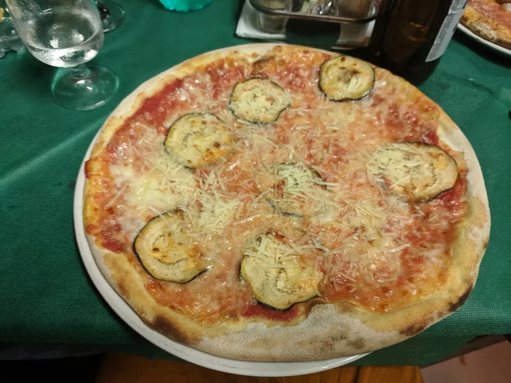 Small authentic restaurant_Scano di Montiferro_slider_image_1