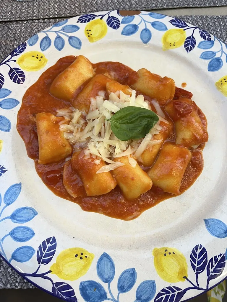 Casey H._Enjoy Restaurant_Serrenti_review