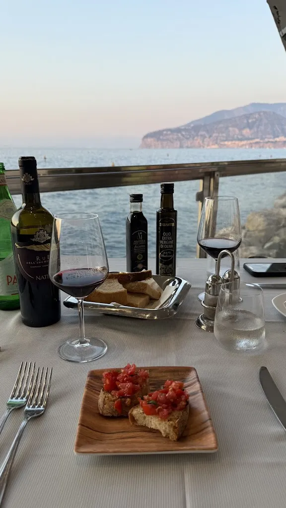 Hernando Sanchez_Bagni Delfino_Serrenti_review