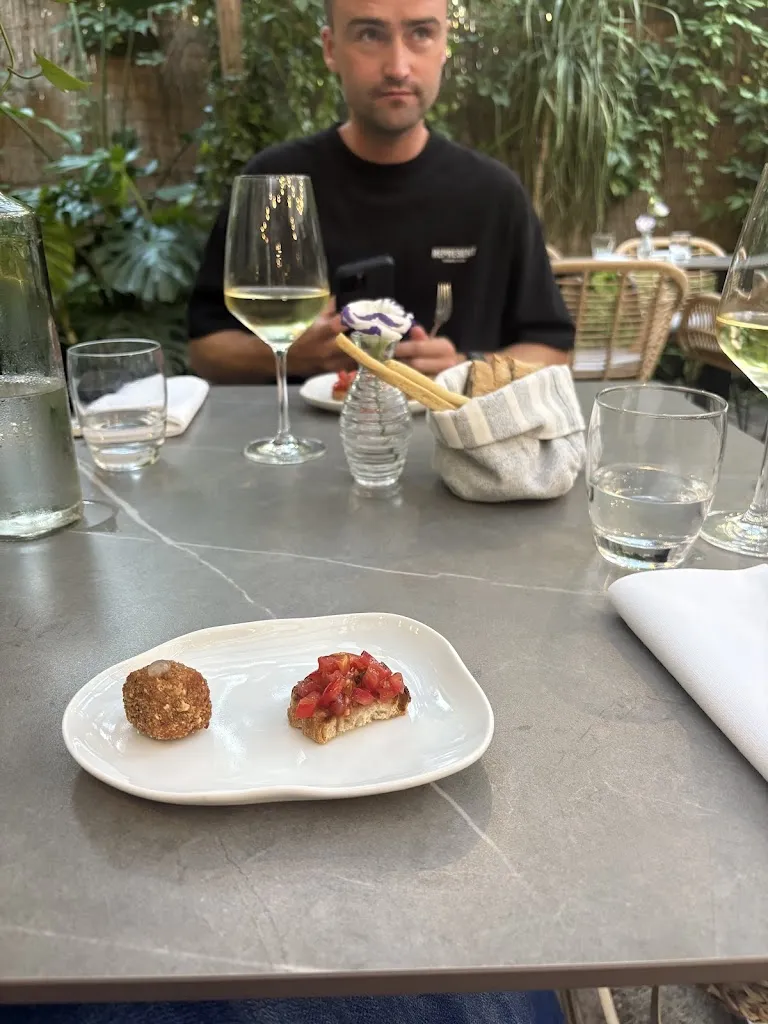 Samantha Kerr Bolton_Ibisco Garden Restaurant_Serrenti_review