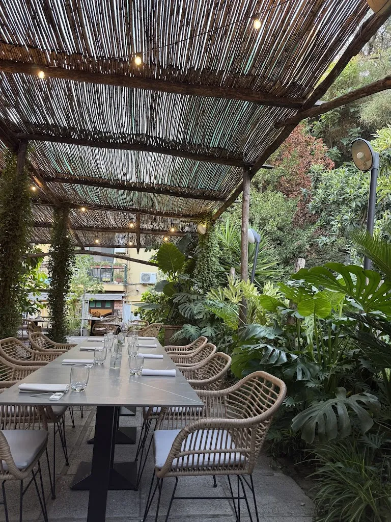 Ibisco Garden Restaurant_Serrenti_slider_image_3