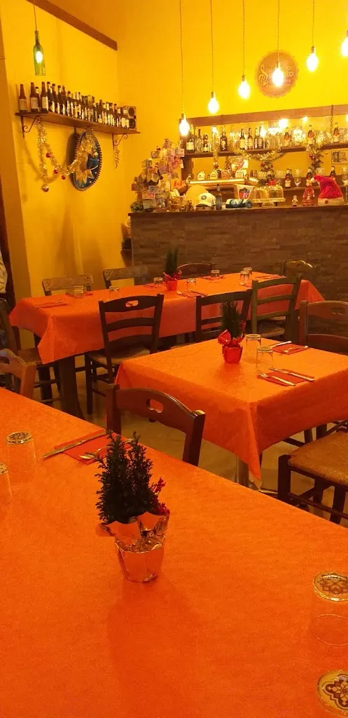 Torna a Surriento Trattoria Pizzeria restaurant in Serrenti