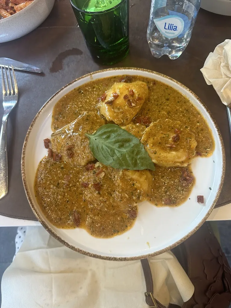 Ruby T_Sugo Sorrento_Serrenti_review