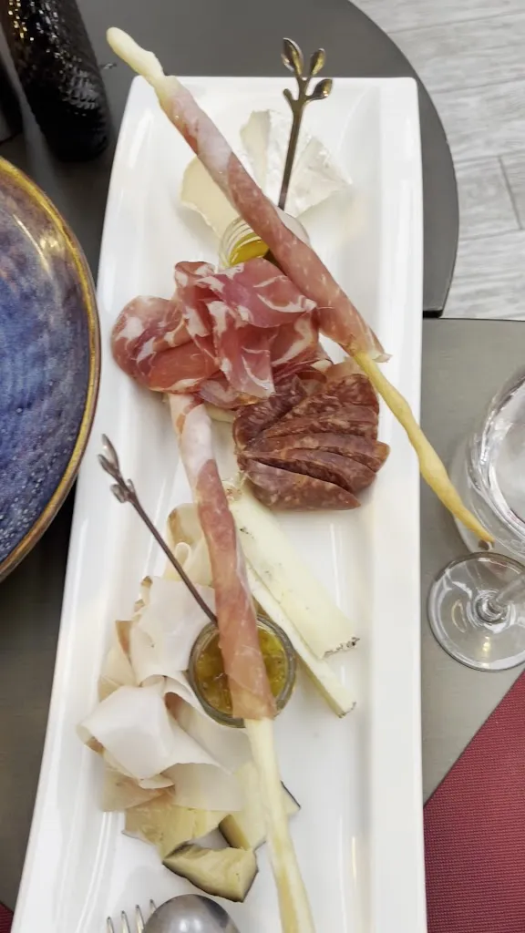 Bistro Sorrento_Serrenti_slider_image_2