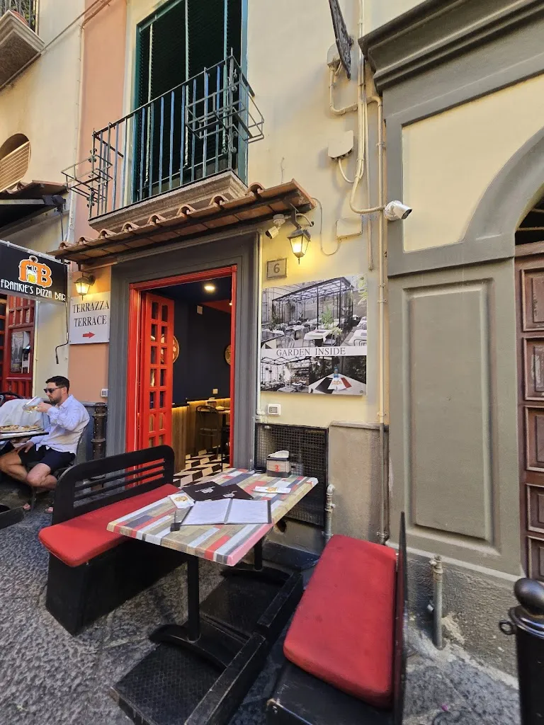 Frankie's Pizza Bar Sorrento Brunch & Vegan_Serrenti_slider_image_3