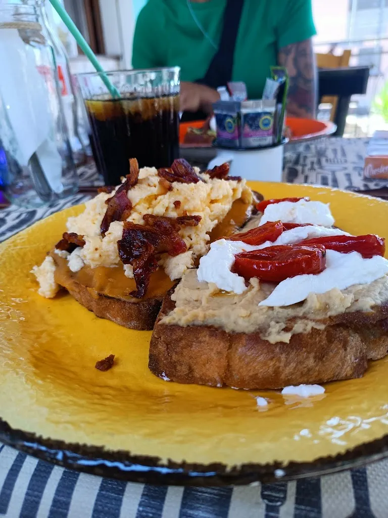 Robbie P_Margot Caffetteria_Sennori_review