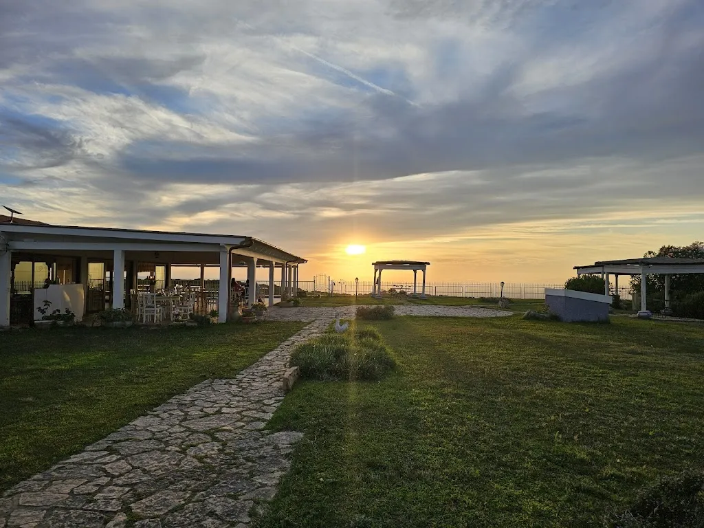 Robert Schmidt_Tenute Dettori_Sennori_review