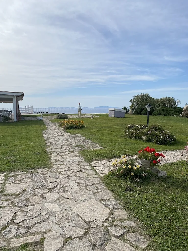 F.G. D._Tenute Dettori_Sennori_review